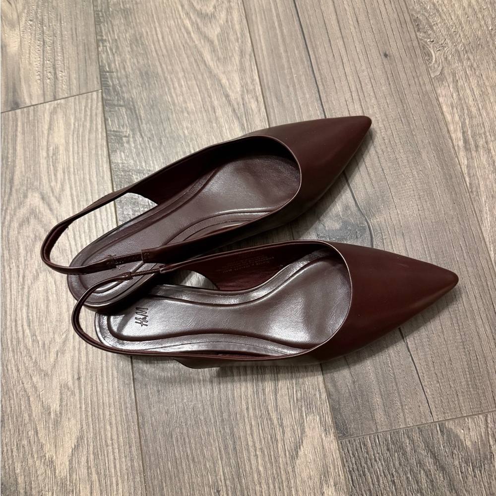 Chic Burgundy Pointed Toe Slingback Flats